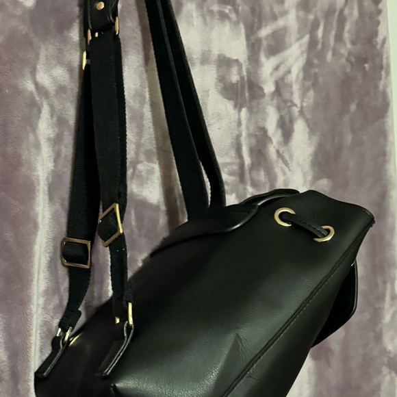 Chic, Trendy TopShop  Black Leather Backpack - Picture 4 of 9
